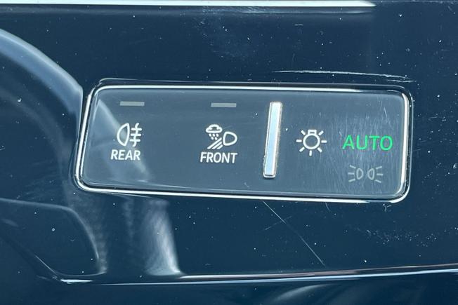 AUDI Q8 E-Tron Photo 34