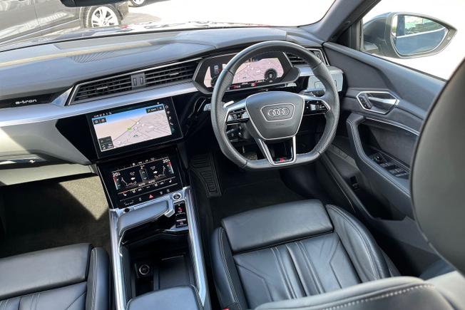 AUDI e-tron Photo 59