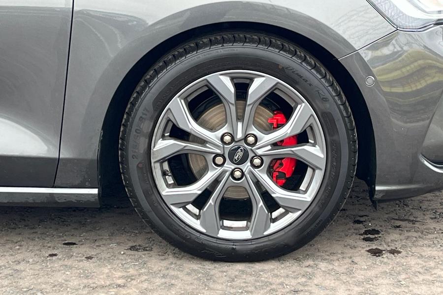 Ford FOCUS Photo autoimg-cc98016adbdbd70327ed3736f3cefaed020177b5.jpg