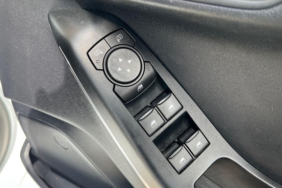 Ford FIESTA Photo autoimg-cc99a55938eb7a65dc26c2e91f6f0e4177994c38.jpg