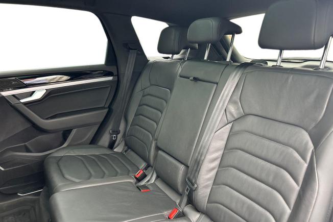 VOLKSWAGEN Touareg Photo 9