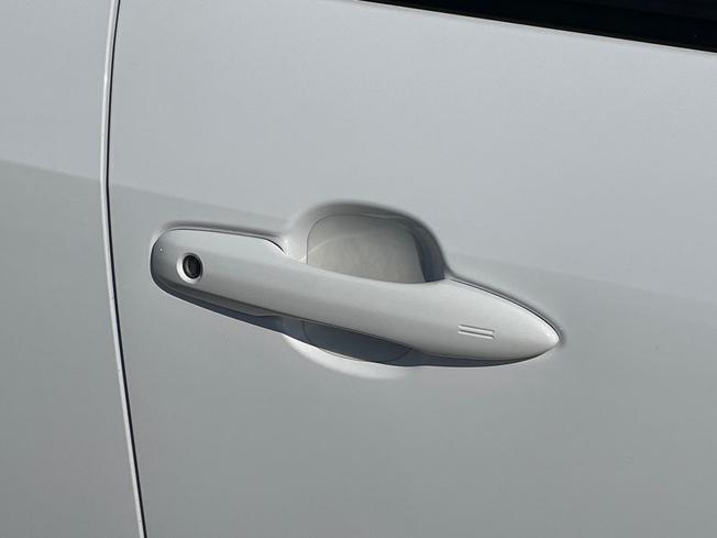 TOYOTA Yaris Cross Photo 24