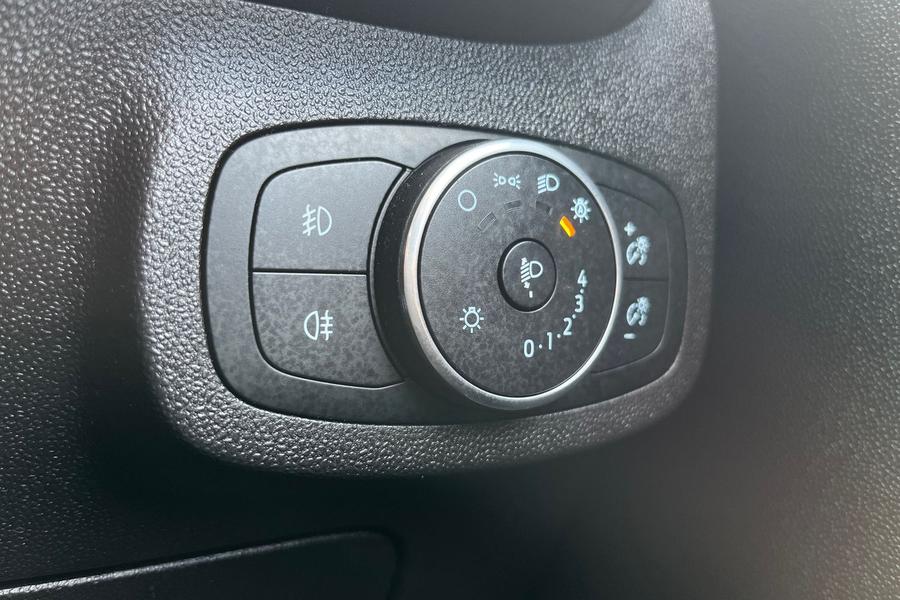 Ford Fiesta Photo autoimg-cc9f9e8dab9846302253c42b86d38e6ec78d3d24.jpg