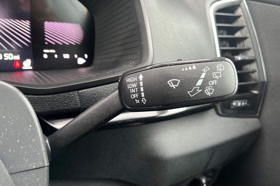 Skoda KAROQ Photo autoimg-cca2f324b9f329f30856236f41c1c03cd8e17377.jpg