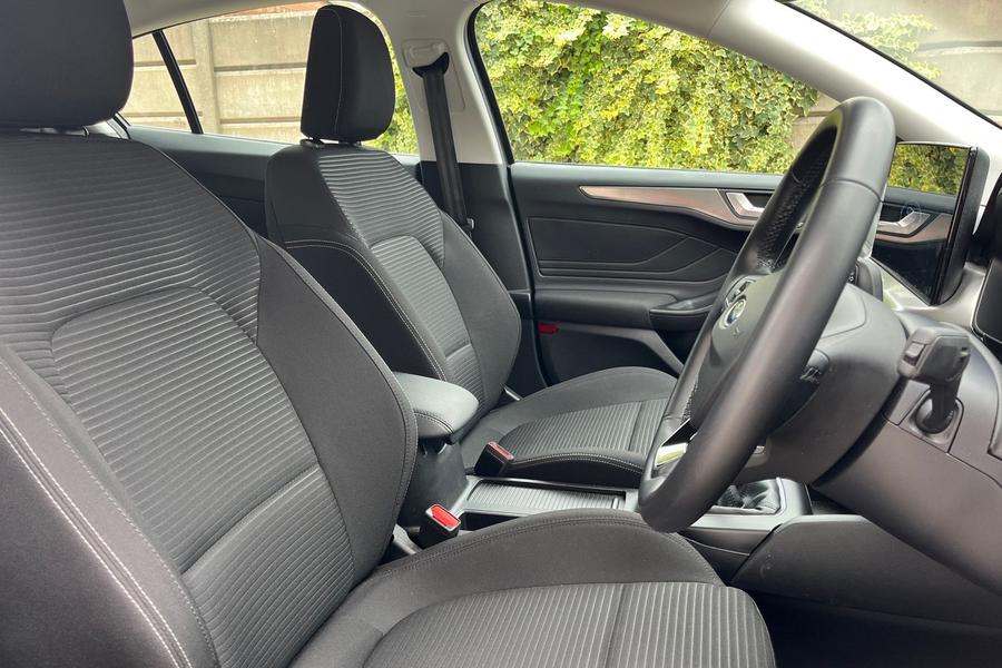 Ford FOCUS Photo autoimg-cca6e0254d0c1039744e49200ac5b5c7ee7ac5a7.jpg