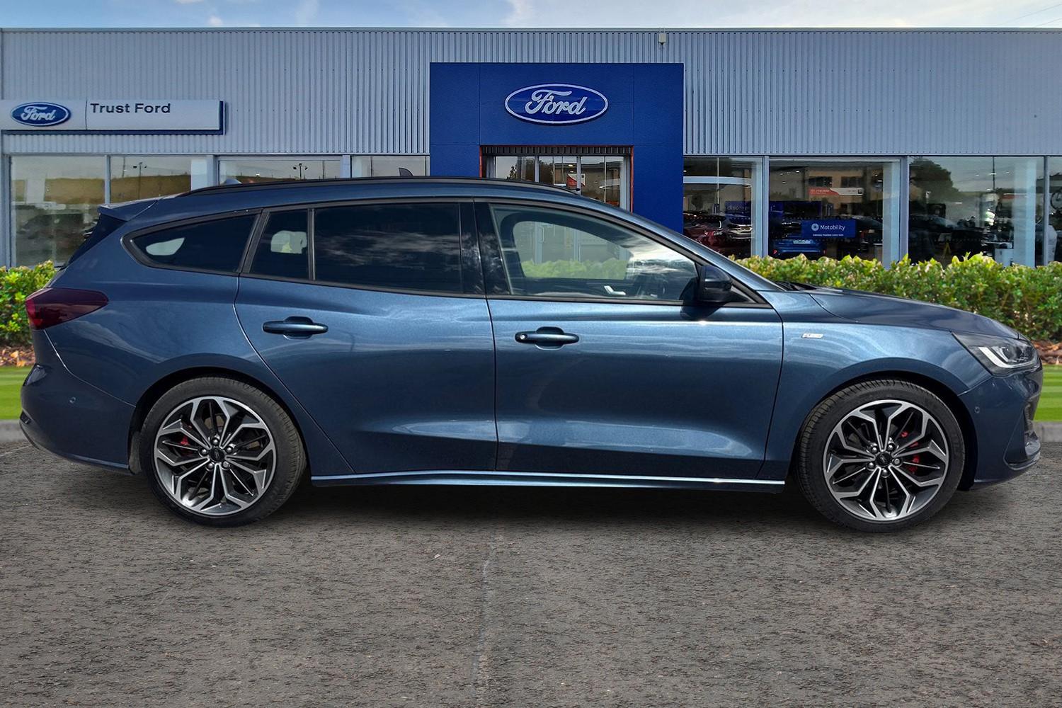 Ford FOCUS Photo 2