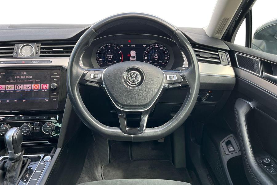 Volkswagen PASSAT Photo autoimg-ccb1f04672bfc8b6aa8a06b5546167b1e2bc263e.jpg