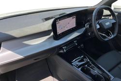 AUDI Q3 Photo 2