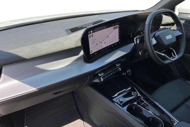 AUDI Q3 Photo 2