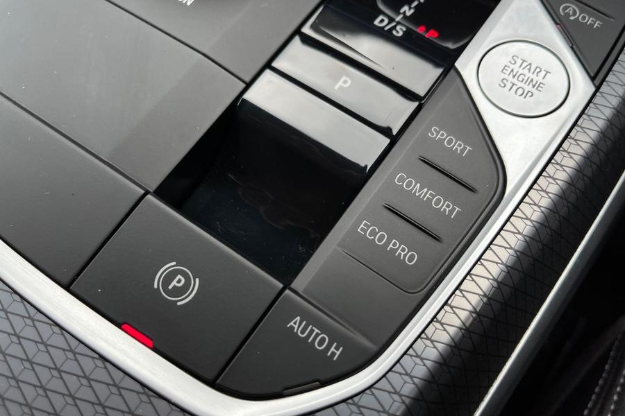 BMW 3 Series Photo autoimg-ccb67e0ecca9a50a6217a2f4a73170471e7f457a.jpg