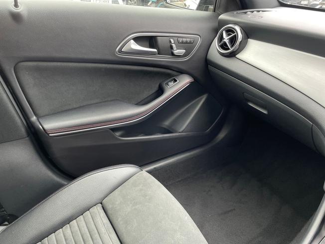 MERCEDES-BENZ GLA Photo 53
