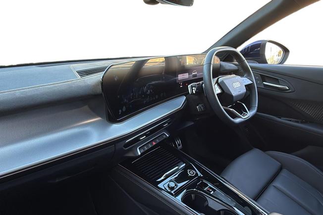 AUDI Q3 Photo 2