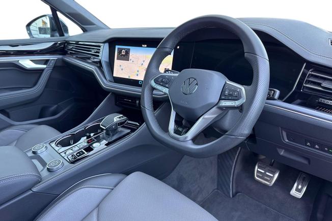 VOLKSWAGEN Touareg Photo 6