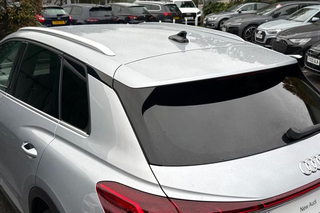 AUDI Q4 e-tron Photo 24