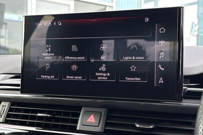 AUDI A4 Photo 30