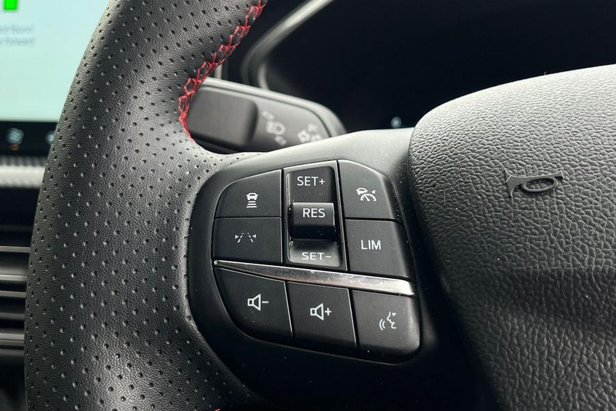 Ford Kuga Photo autoimg-ccc051dc81019cc4d06cce7488239b2bffe6366b.jpg