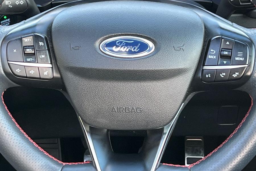 Ford KUGA Photo autoimg-ccca325d9d5d482fb781526b60cb7f6d091069cc.jpg