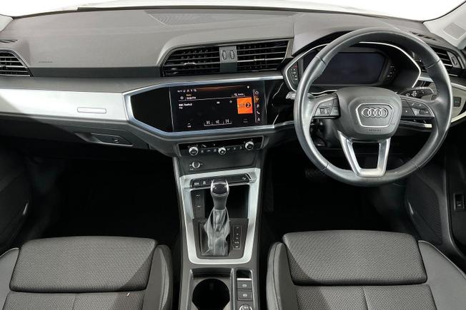 AUDI Q3 Photo 10