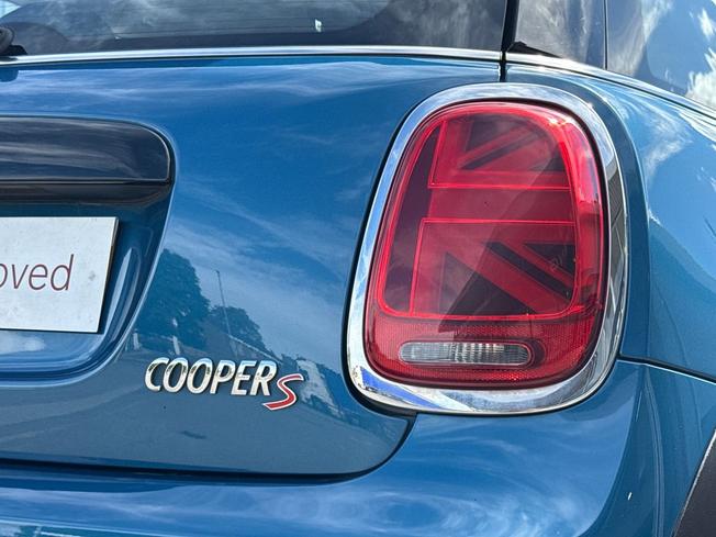 MINI Hatch Photo 18