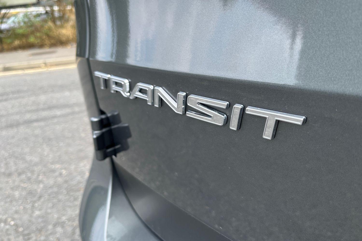 Ford TRANSIT CONNECT Photo 25