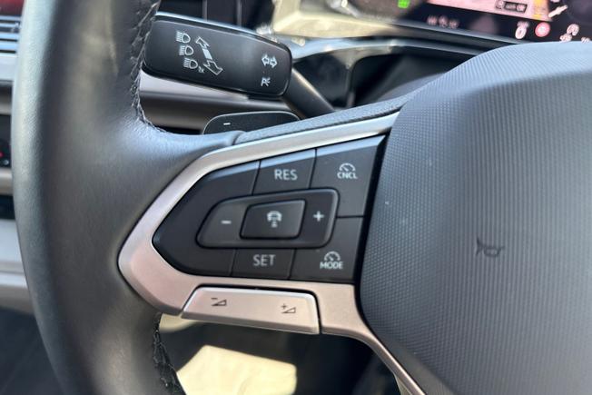 VOLKSWAGEN Multivan Photo 16