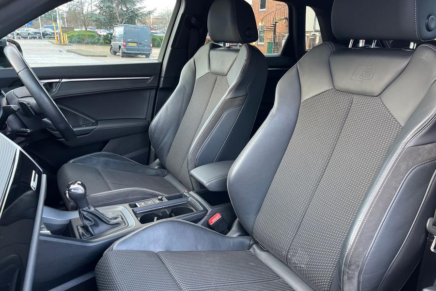 Audi Q3 Photo autoimg-ccd813eda08fc7527f24e2dc2e097980cb84f32d.jpg