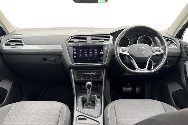 VOLKSWAGEN Tiguan Photo 10