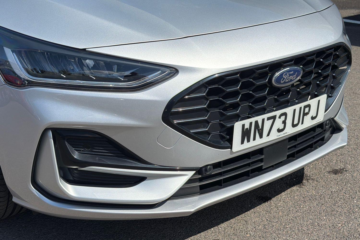 Ford FOCUS Photo 28