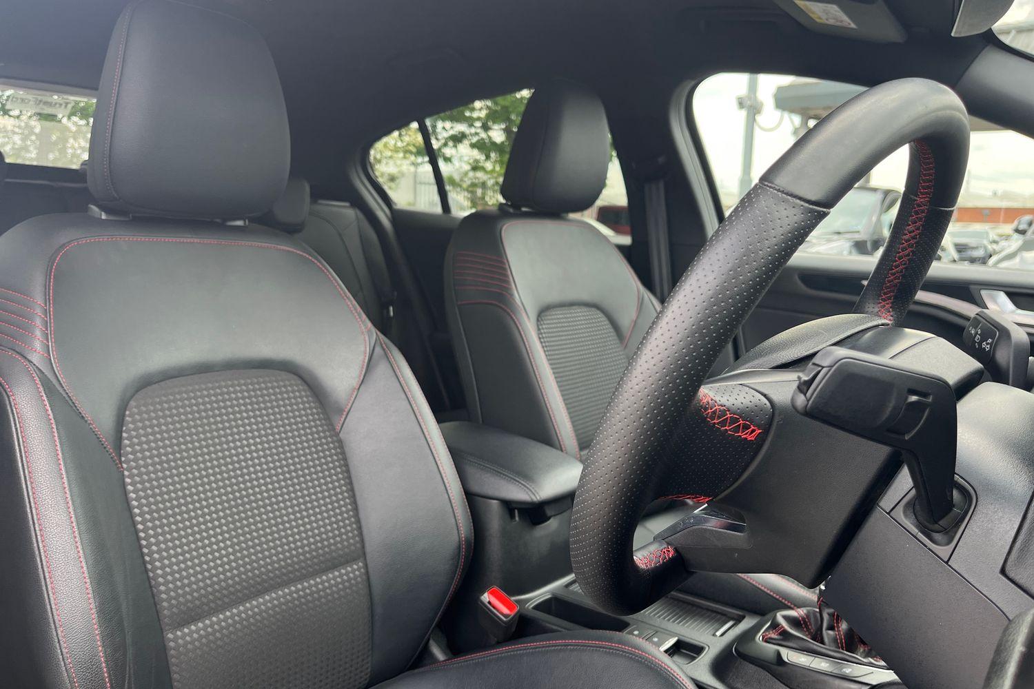 Ford FOCUS Photo 16