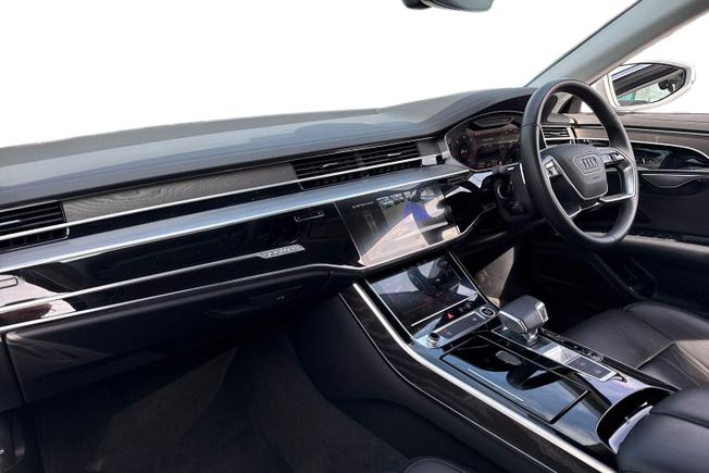 AUDI A8 Photo 2