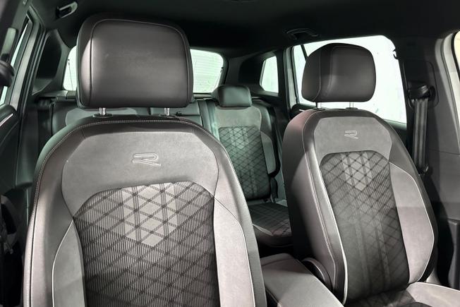 VOLKSWAGEN Tiguan Photo 30