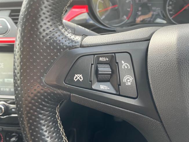 VAUXHALL Corsa Photo 16