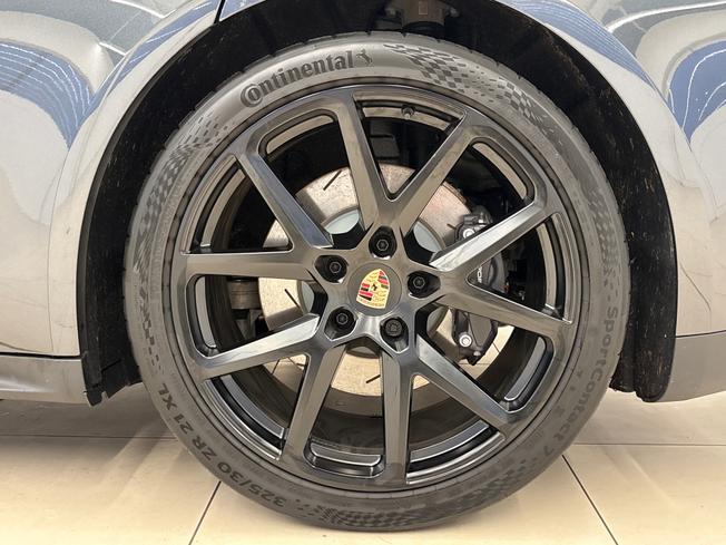 PORSCHE Panamera Photo 24