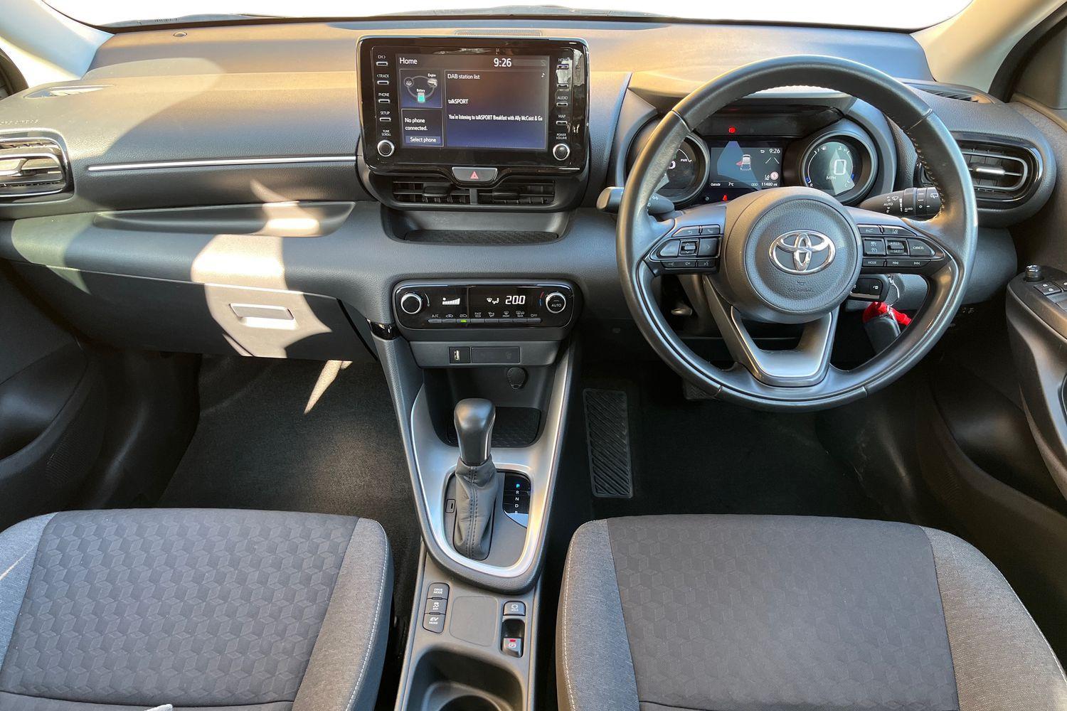 Toyota YARIS Photo 9