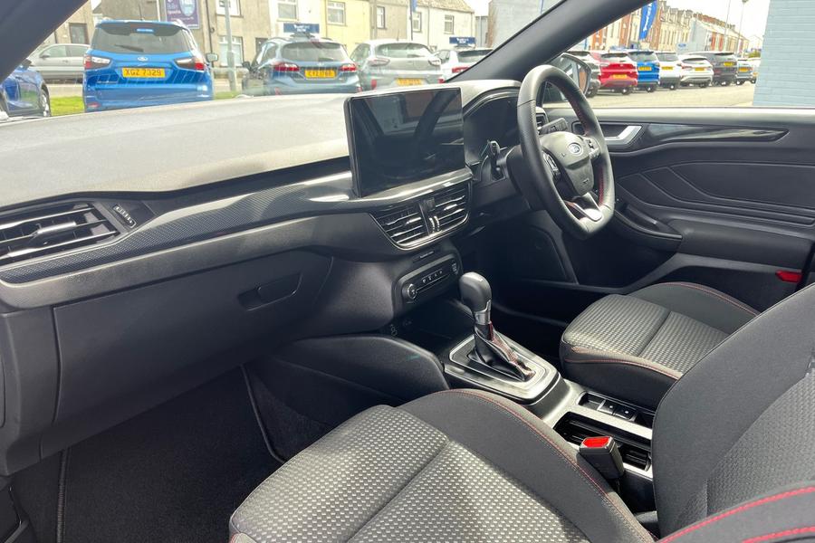 Ford FOCUS Photo autoimg-ccf49f1c0ebc3b28838892604f04e1b3f62ef198.jpg