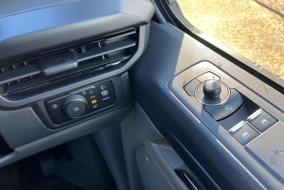 Used Ford TRANSIT CUSTOM LA75RFN 21