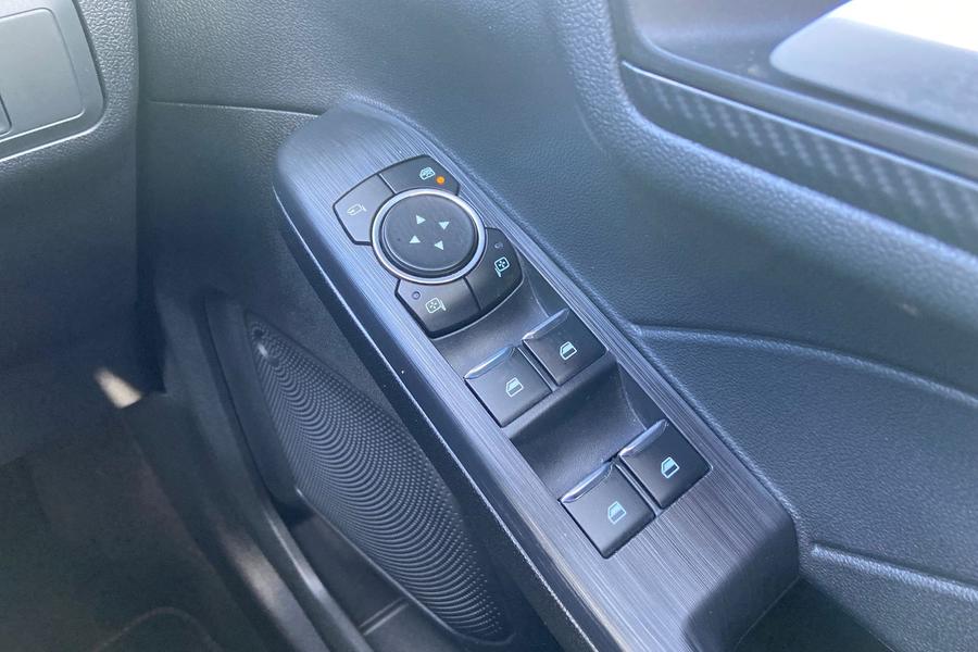 Ford KUGA Photo autoimg-ccf64ecd2b0328c994d5fdadf139a4007ea0168d.jpg