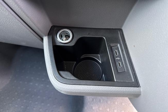 VOLKSWAGEN Transporter Photo 42