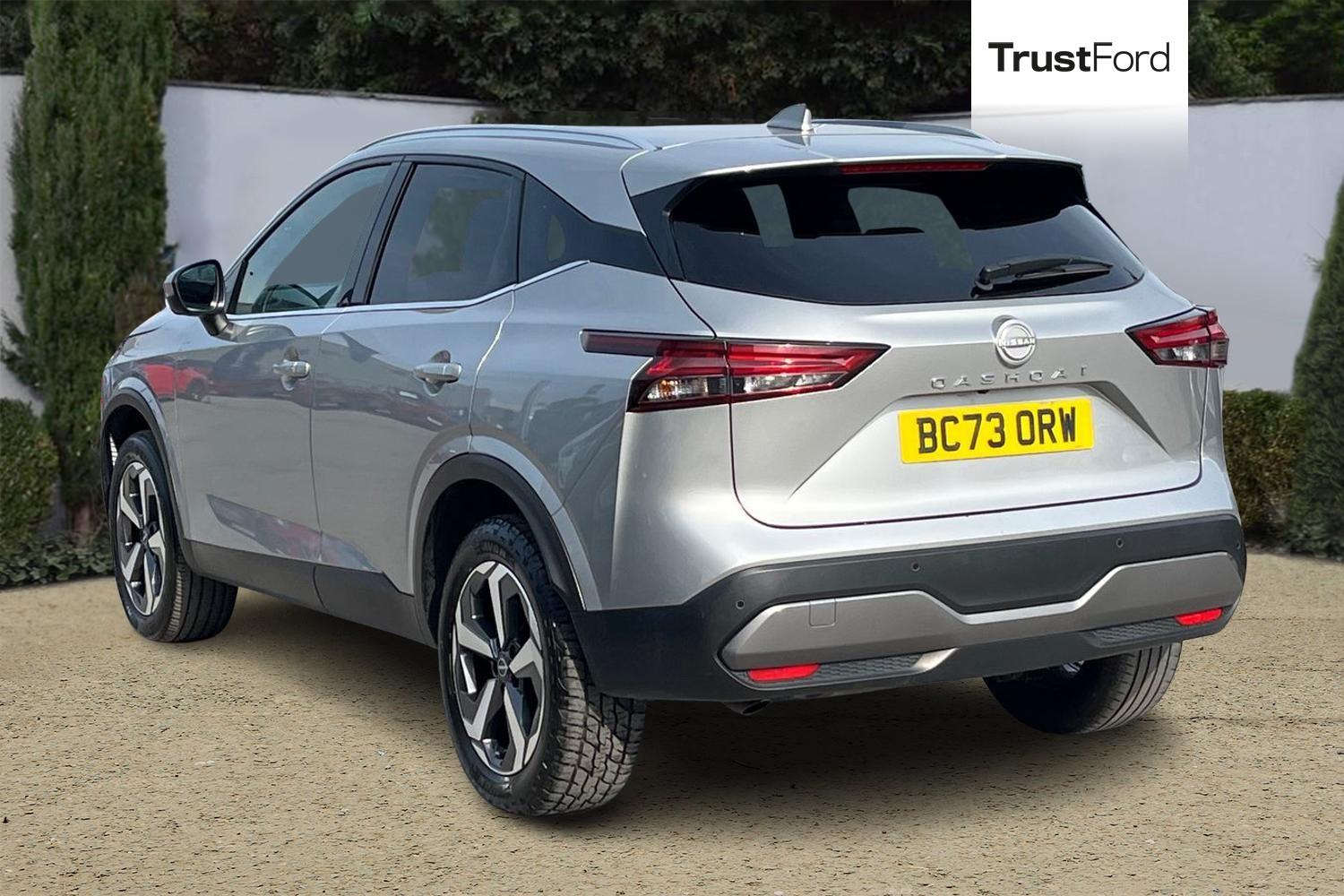 Nissan QASHQAI Photo 1