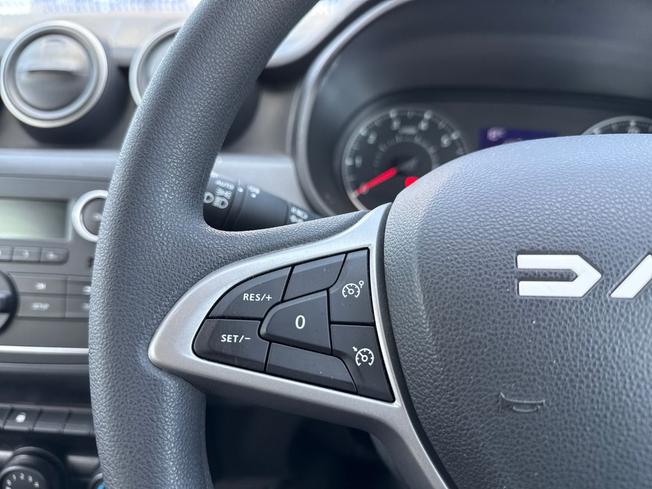 DACIA Duster Photo 16