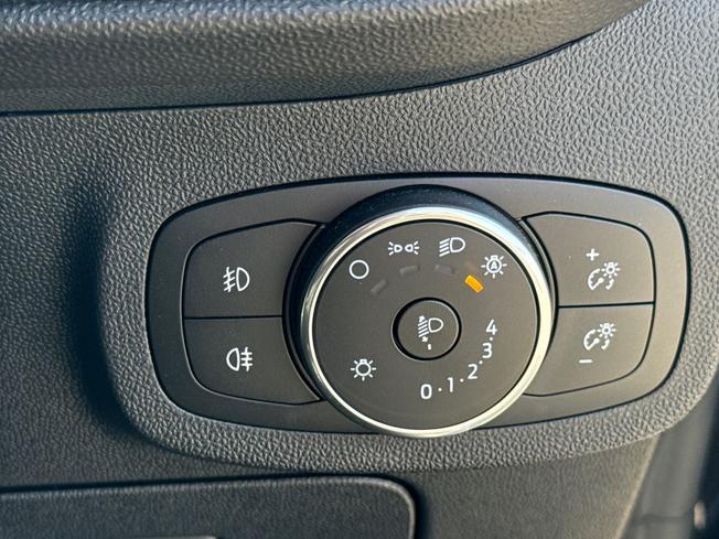 FORD Fiesta Photo 30