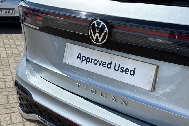 VOLKSWAGEN Tiguan Photo 21