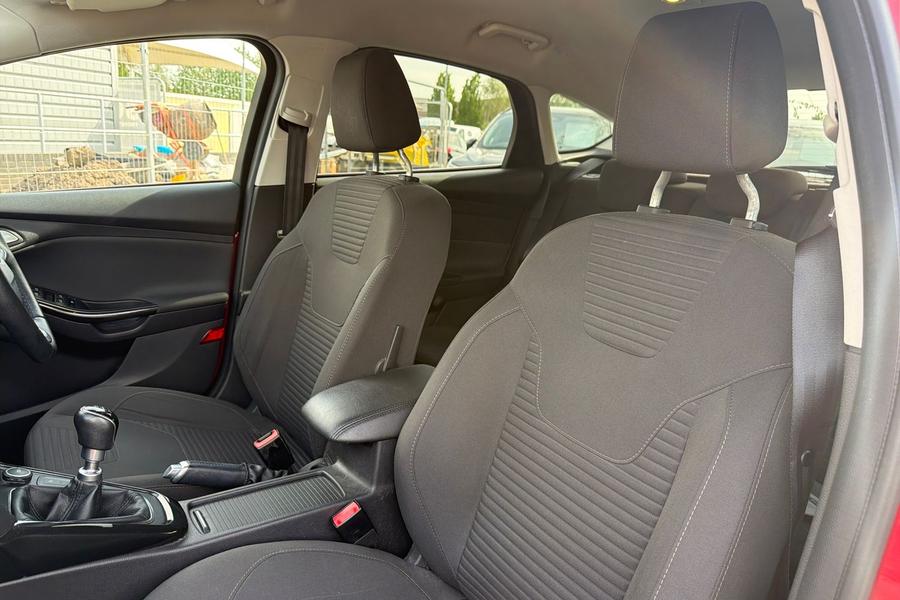 Ford FOCUS Photo autoimg-cd007515c50083da46506315c238c605286646f2.jpg