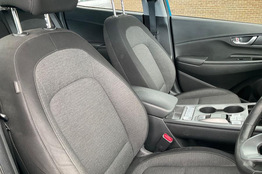 Hyundai KONA Photo autoimg-cd00e4d8f4642bcee55d146027c1e6c73ffb3cc2.jpg