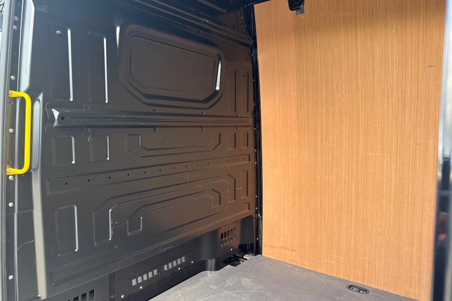 VOLKSWAGEN Crafter Photo 40