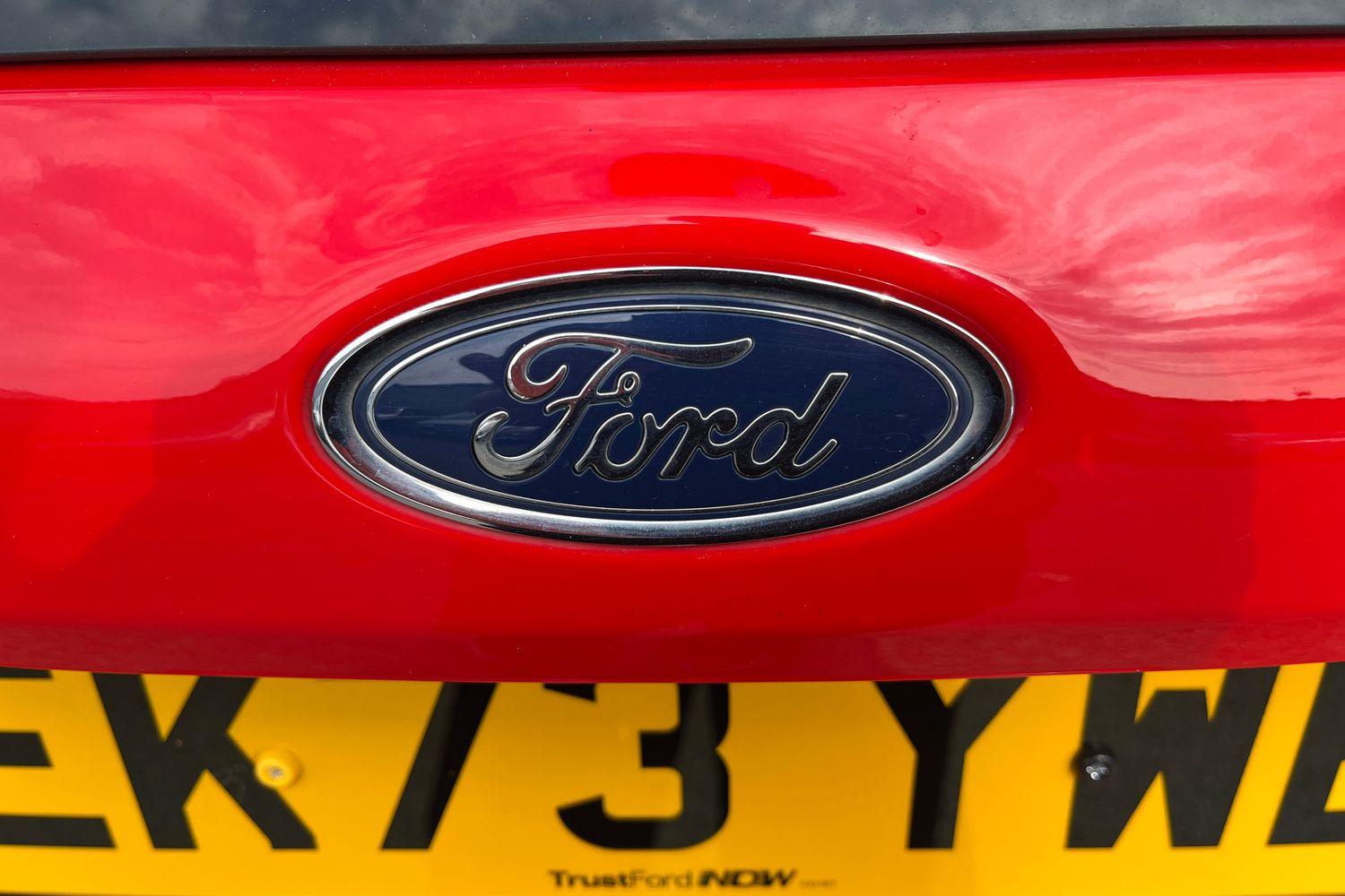 Ford FIESTA Photo 38