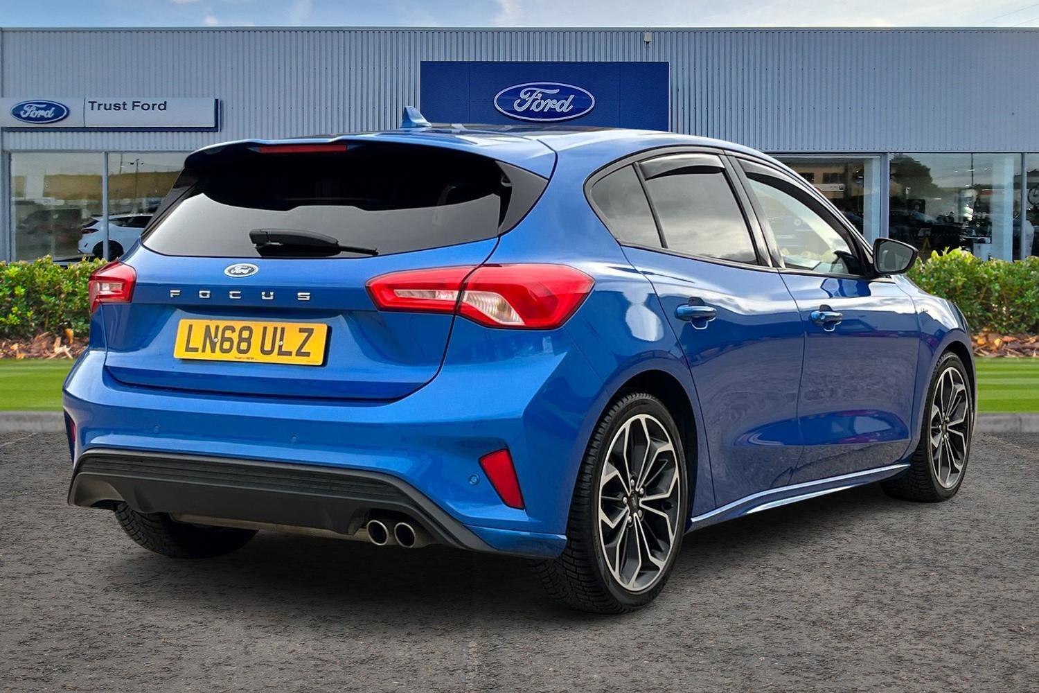 Ford Focus Photo 3