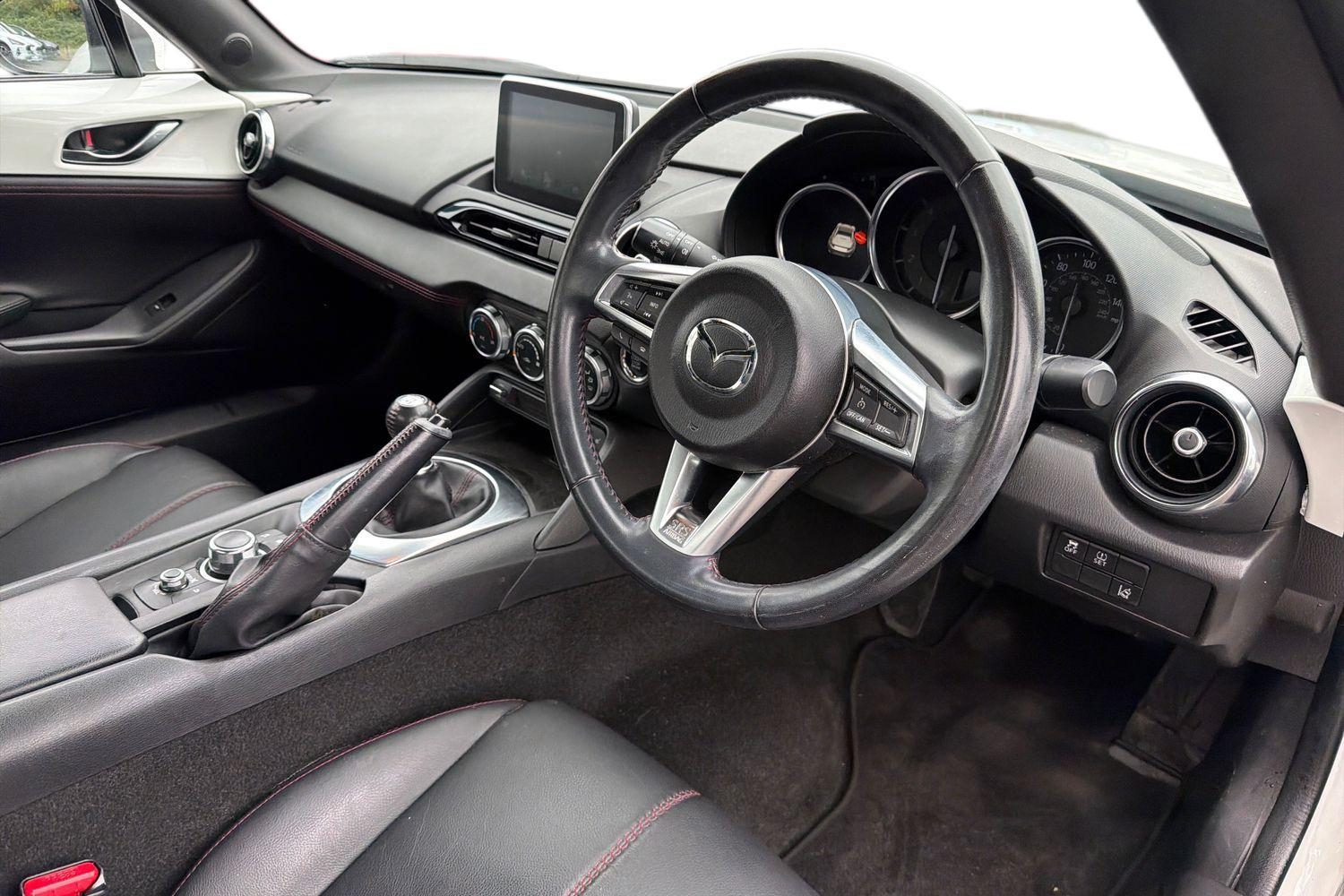 Mazda MX-5 Photo 8