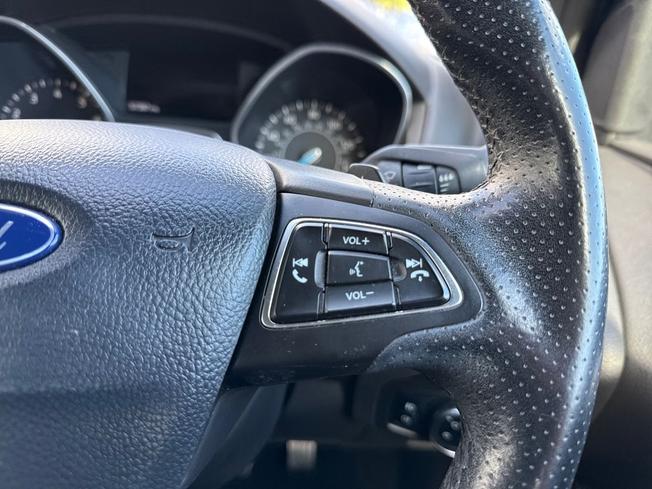 FORD Focus Photo 17