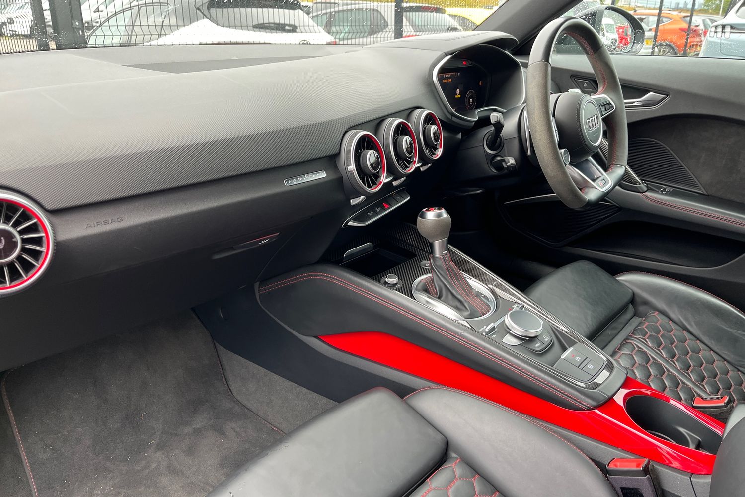 Audi TT Photo 17